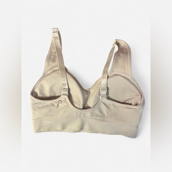 2 Pairs of Pink and cream Puma sports bras #activewear - Picture 5 of 7